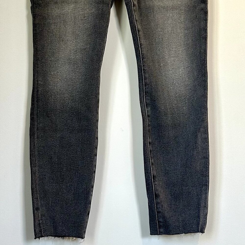 NWT Good American Good Waist Crop Raw Hem Jeans - Size 6 / 28 - Picture 3 of 10